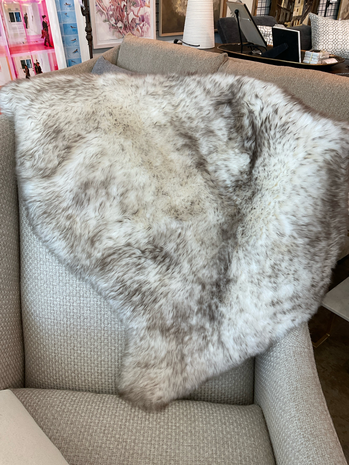 43 x 25 Natural Sheepskin Pelt Rug, Ivory Roots w/Gray Tips