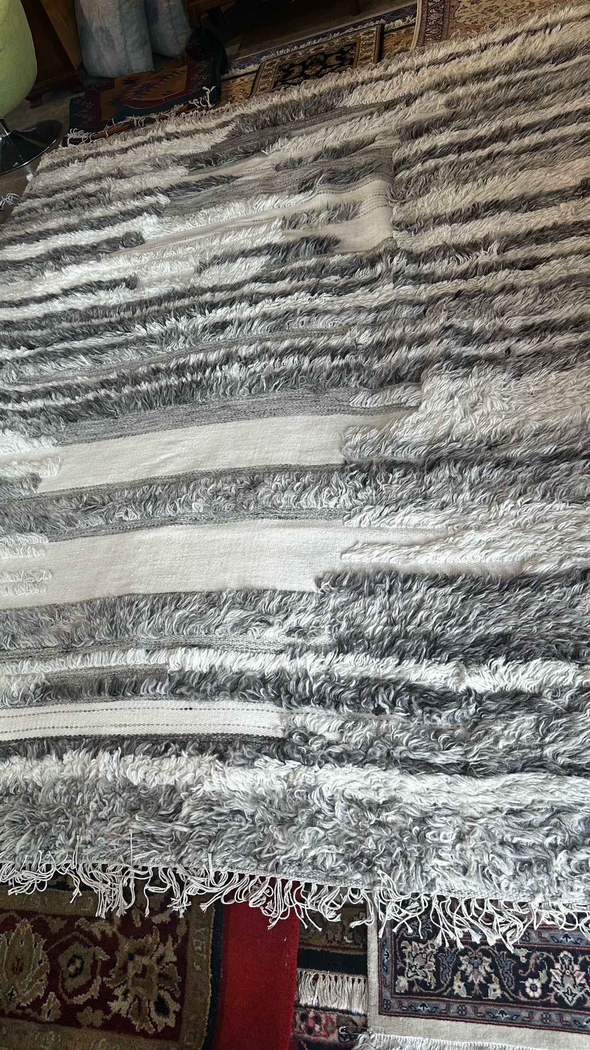 Loloi Khalid Handwoven Moroccan Wool 7'9" x 9'9" Grey/White