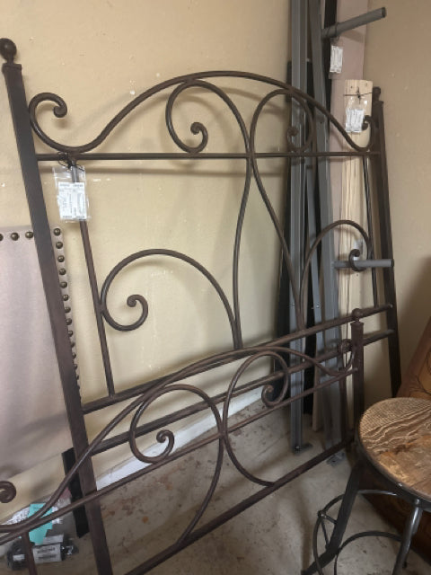 FULL - Provencal Home Heavy Iron (Headboard/Footboard/2 Metal Rails)