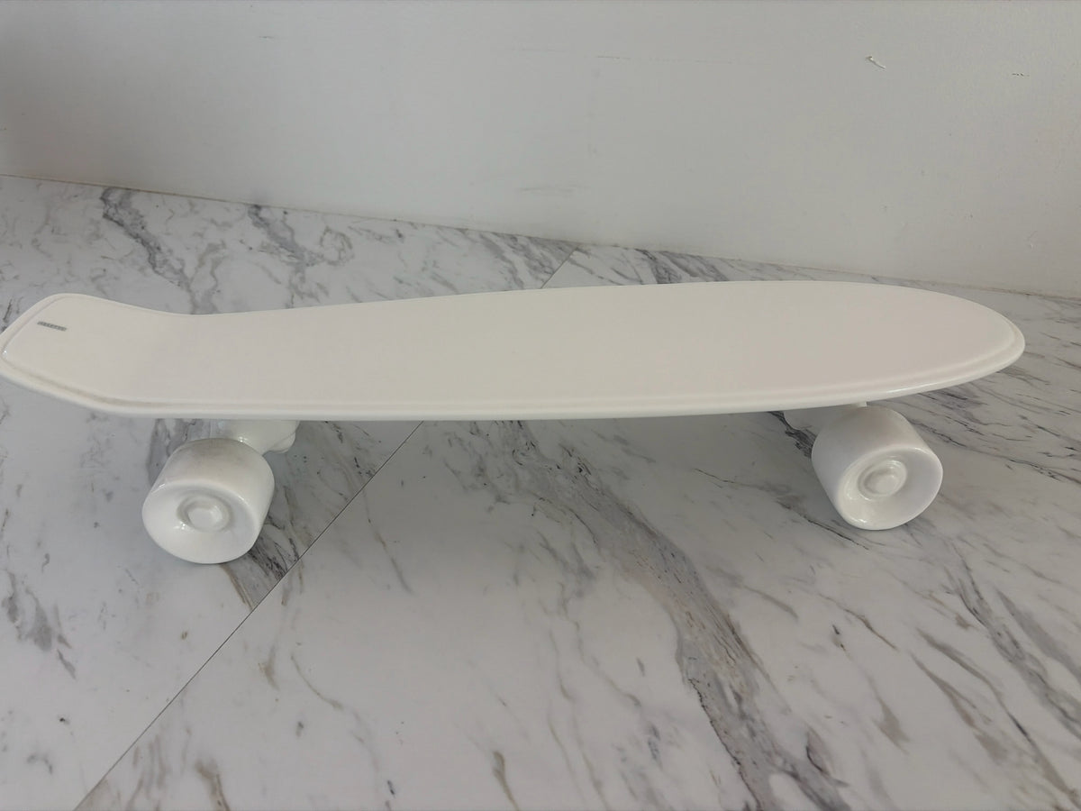 Secetit Porcelain Memorabilia "My Skateboard"