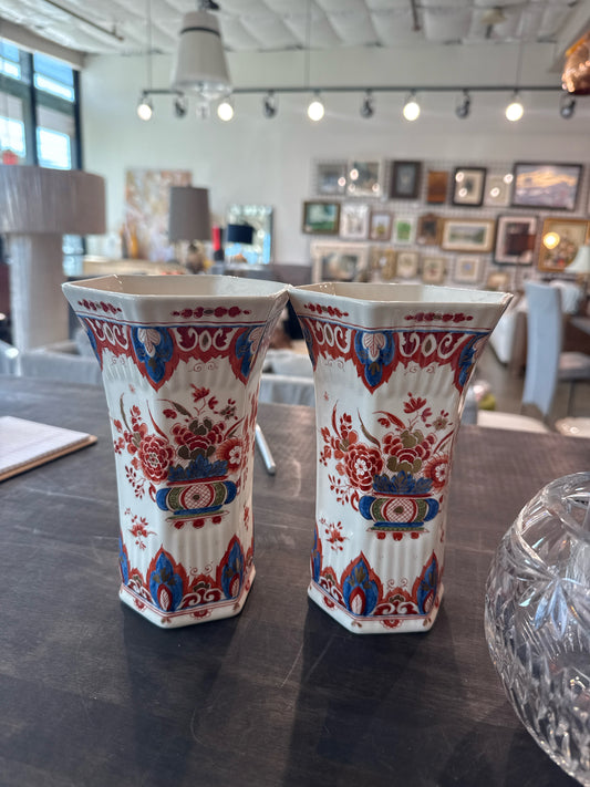 PAIR Hand Painted Royal Delft Pinjacker Imari Vases Green/Red/Blue/Gold