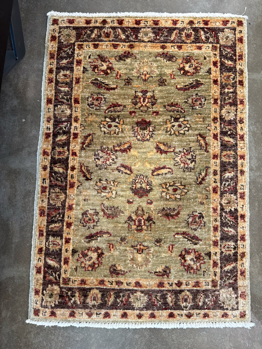 2' x 3' 100% Wool Pakistan Rug in Gold Design