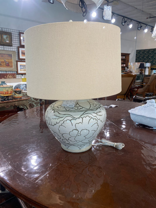 Ceramic Urn Style Table Lamp w/ Barrel Shade Peony