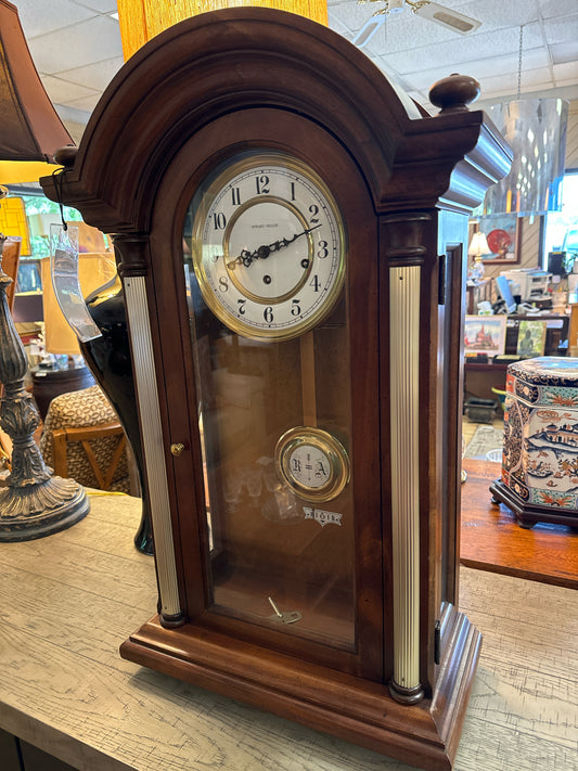 Howard Miller Mantle/Table Clock w/ Key