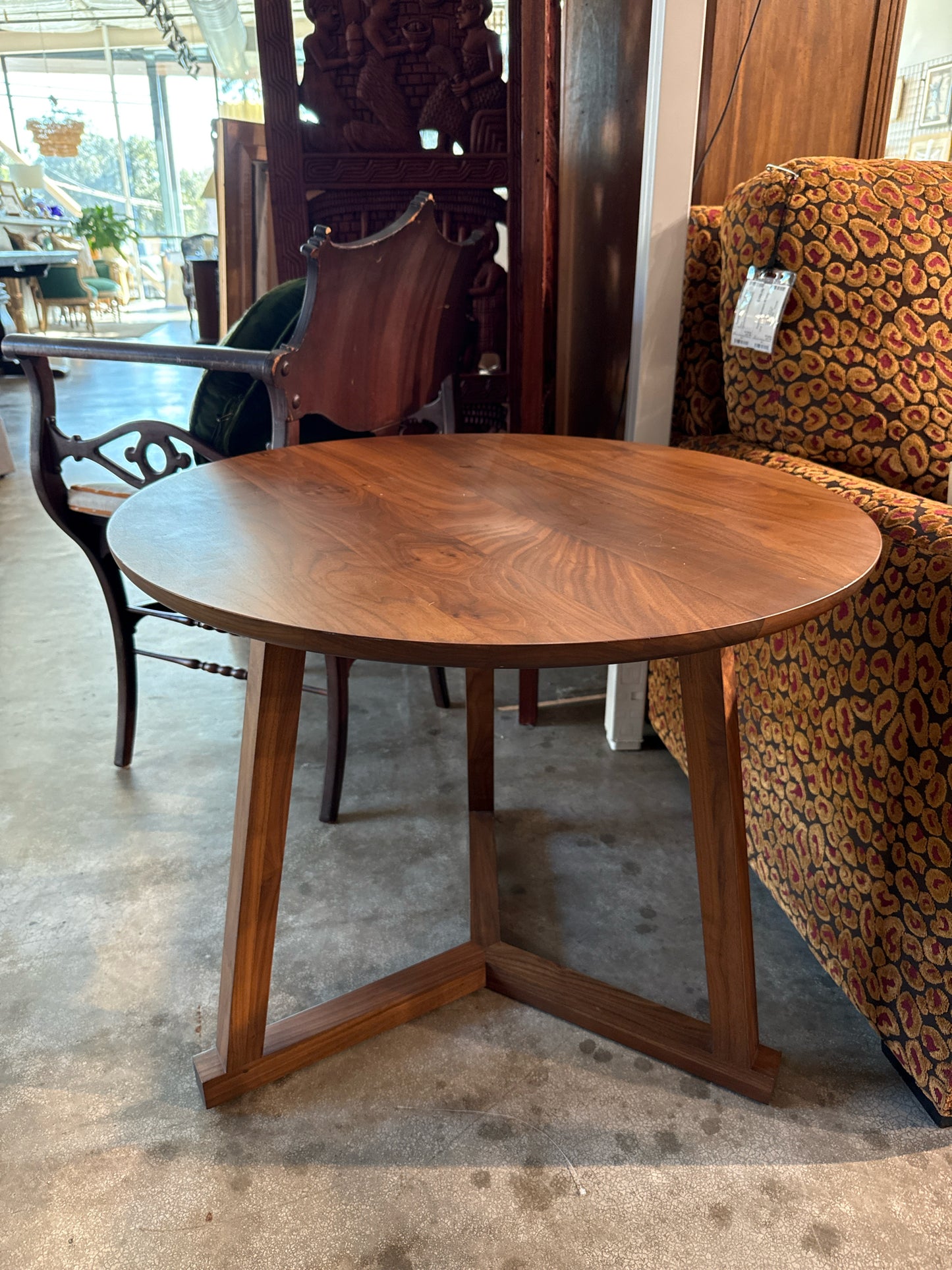 Peacock Alley 27" Round Side Table