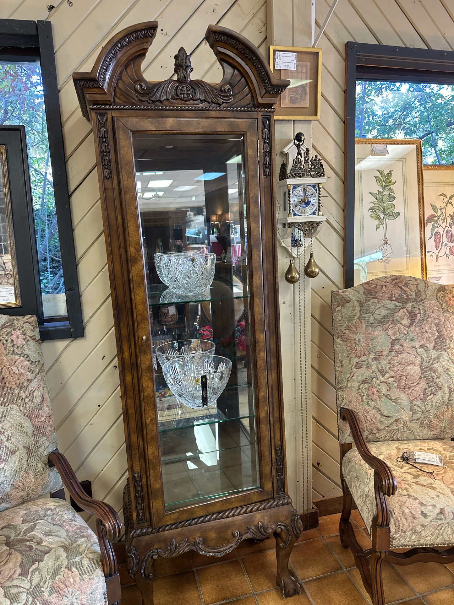 Drexel Curio/China Cabinet w/ 4 Glass Shelves