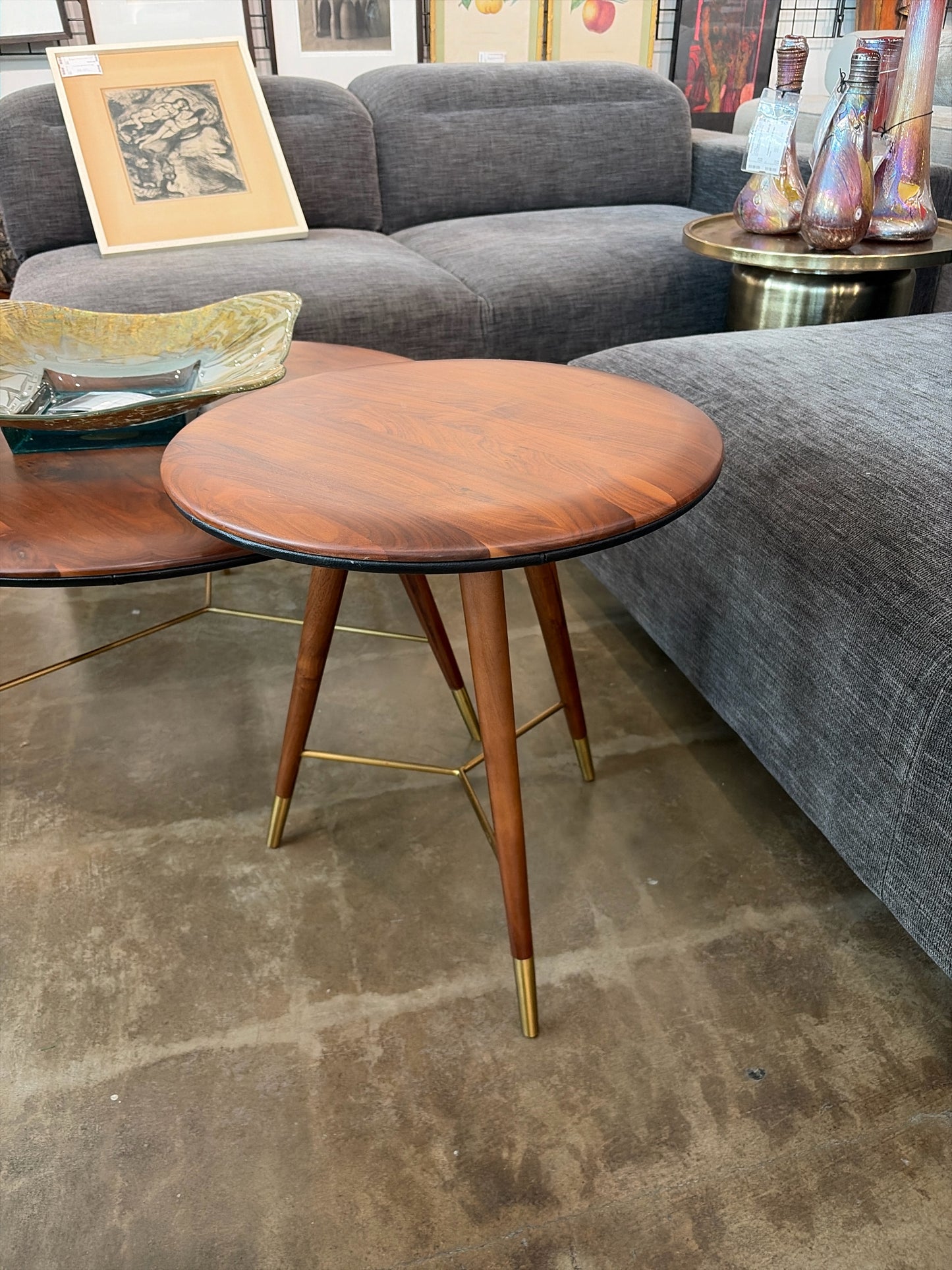 Volta 19" Round Walnut Accent Table