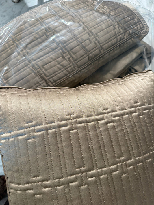 Hotel Collection, King Duvet Cover, Coverlet, 2 King Sham covers & Pillow -Taupe