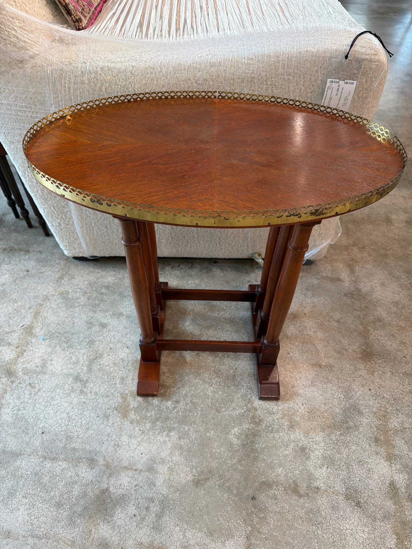 Vintage Hekman Oval Chippendale Style Brass Trim Side Table