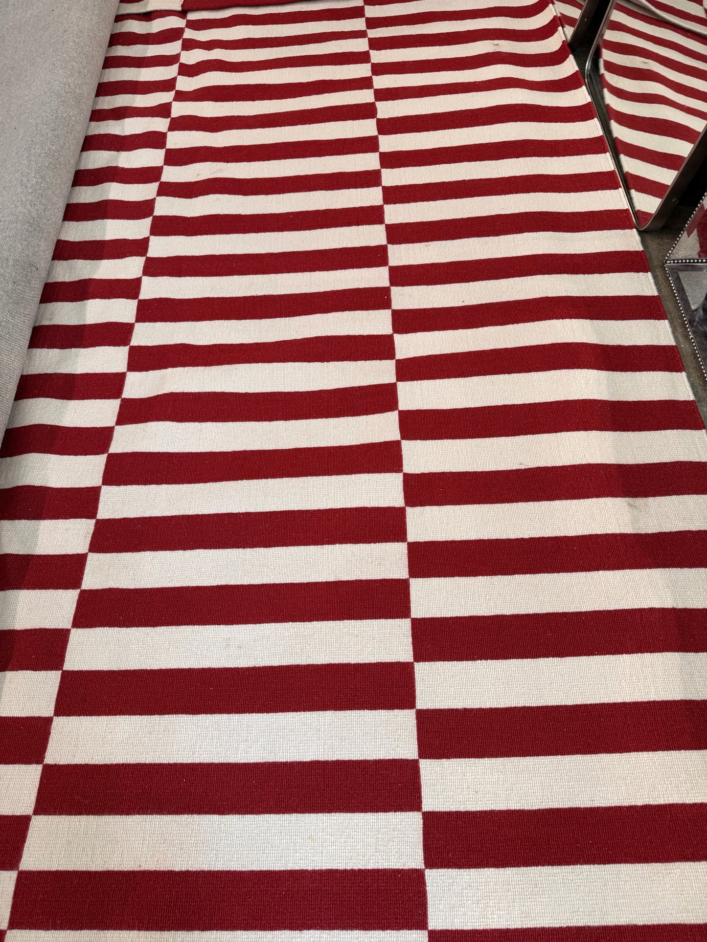 Red/White Block Stripe Rug 8 X 10