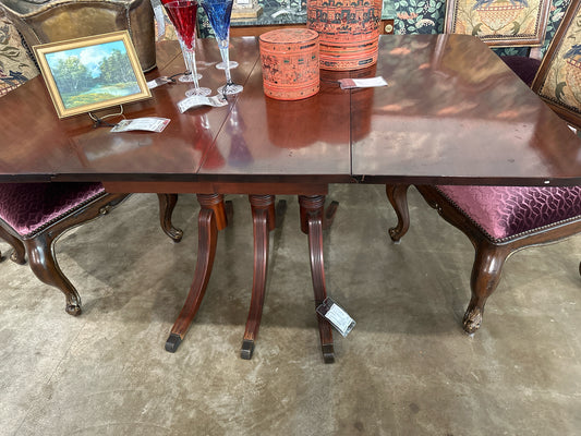 Antique Queen Anne Drop Leaf Table 62"l x 42"w w/ 3 Leaves (each 12")