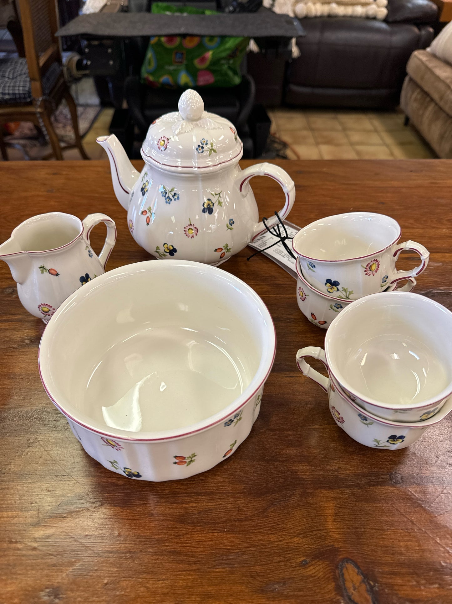 Villeroy and Boch Petit Fleur Tea Set: Teapot, 4 cups, bowl, creamer