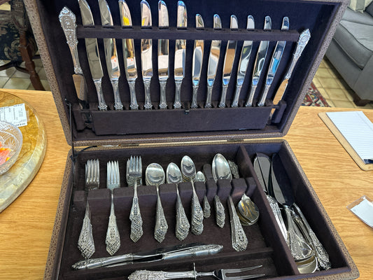 SET - Wallace Rose Point Sterling Silver Flatware (132 Pieces - Set in back )