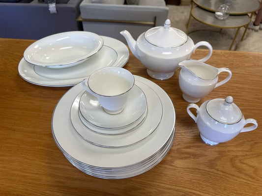 Wedgwood Signet Platinum Service for 8- see back for details-