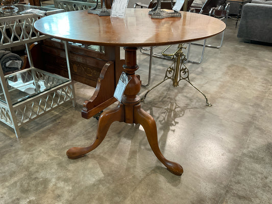 Antique Queen Anne Style Wooden Side Table - 30"D X 26 1/2H
