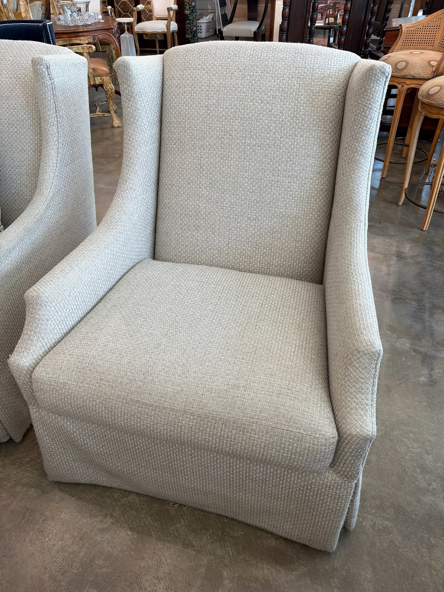 LEE Industry Cream/Tan Upholstered Swivel Chair