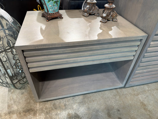 Room & Board Maple Shell Stain 1 Drawer Nightstand 28w X 22h