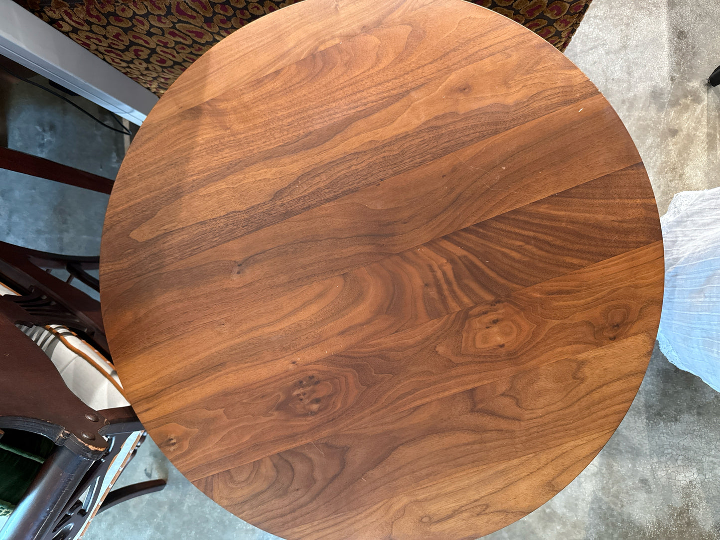 Peacock Alley 27" Round Side Table