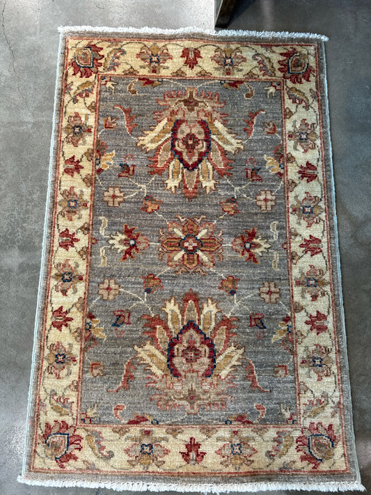 2' x 3' 100% Wool Pakistan Rug in Dark Grey Design
