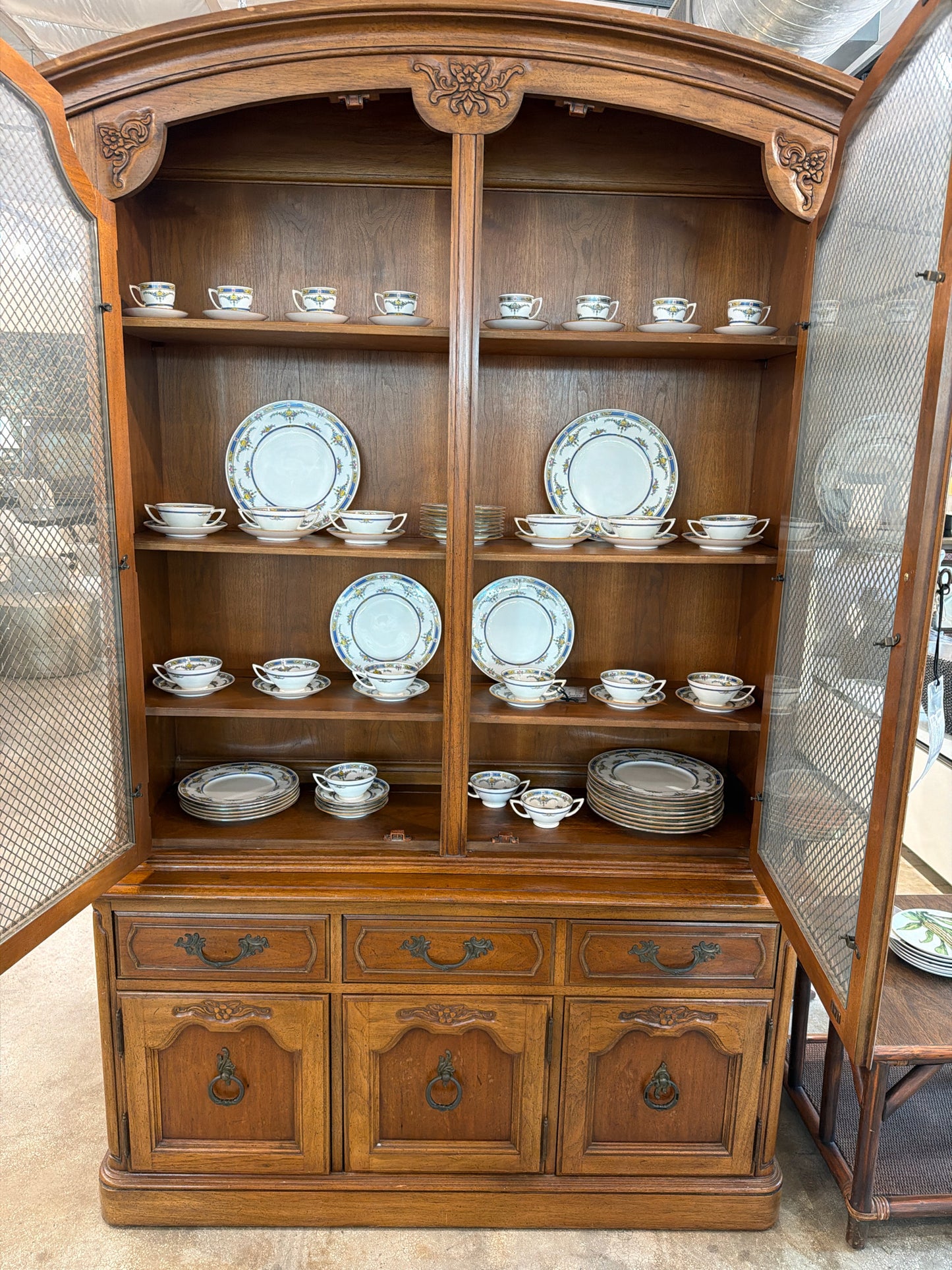 Thomasville Provencal Vintage China Cabinet