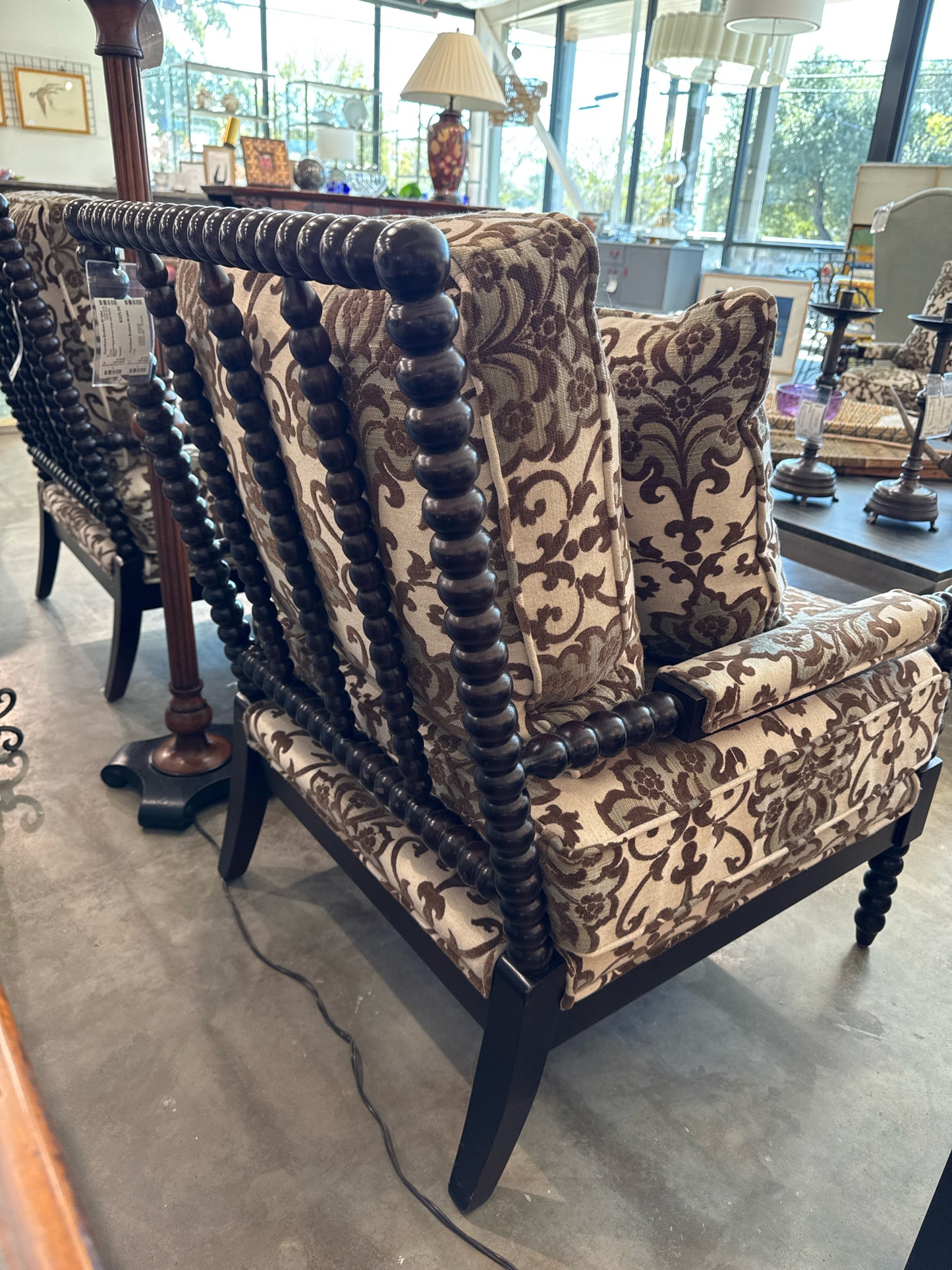 Bassett Pippa Accent Chair with Extra Pillow