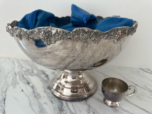 Oneida Silver Plate Punch Bowl w/ 12 Cups